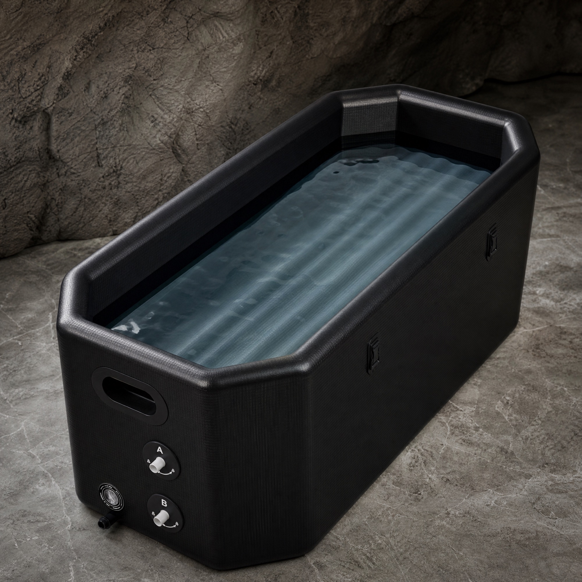Long ribbed interior of the black slant tub